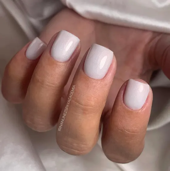 Uñas blancas nacaradas